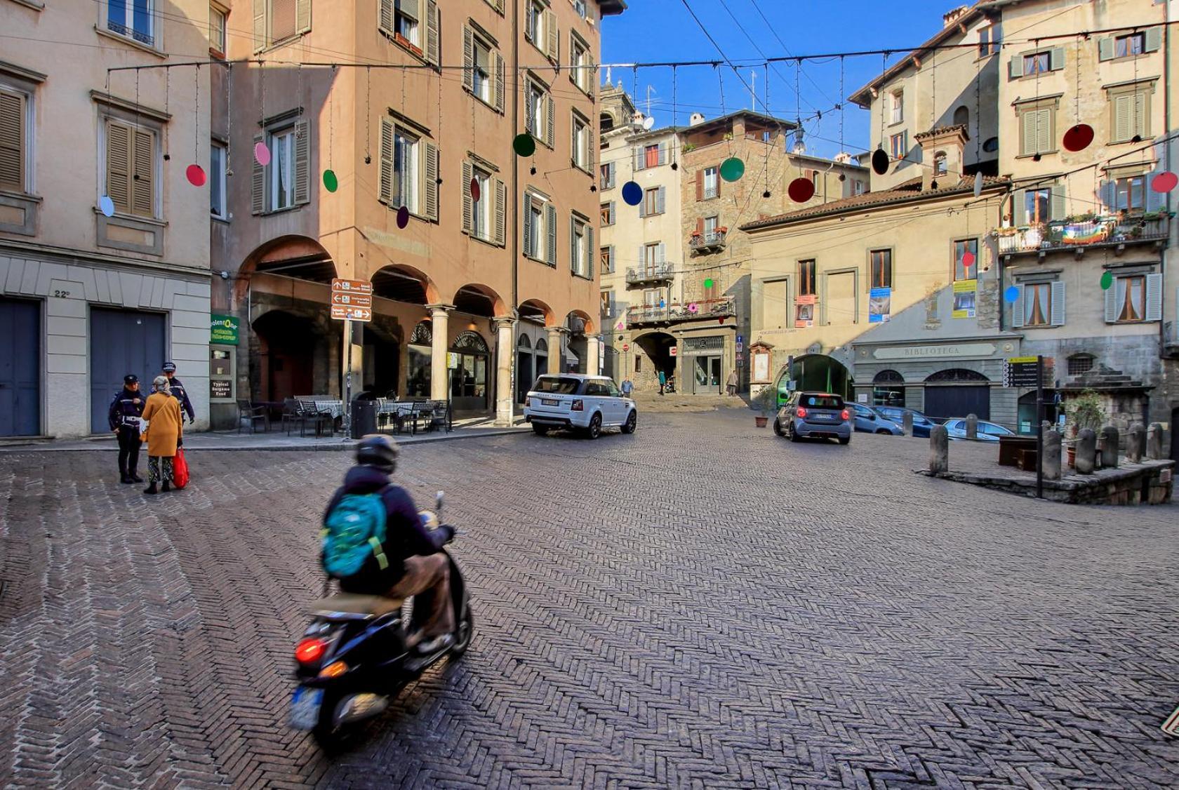 Near Funicolar Bergamo Alta Design House 1 Appartement Buitenkant foto
